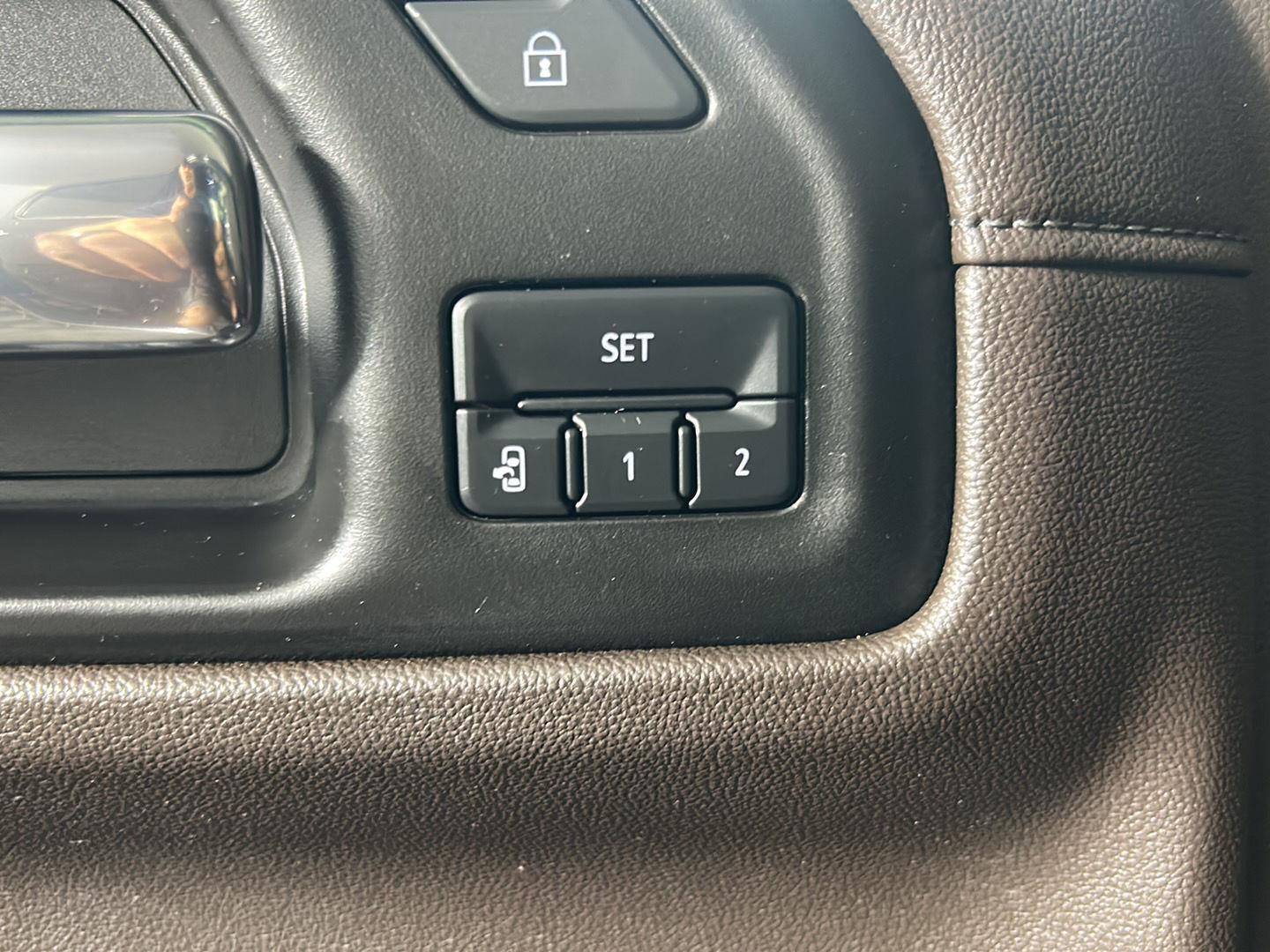 Used 2022 Onyx Black GMC Denali image 22