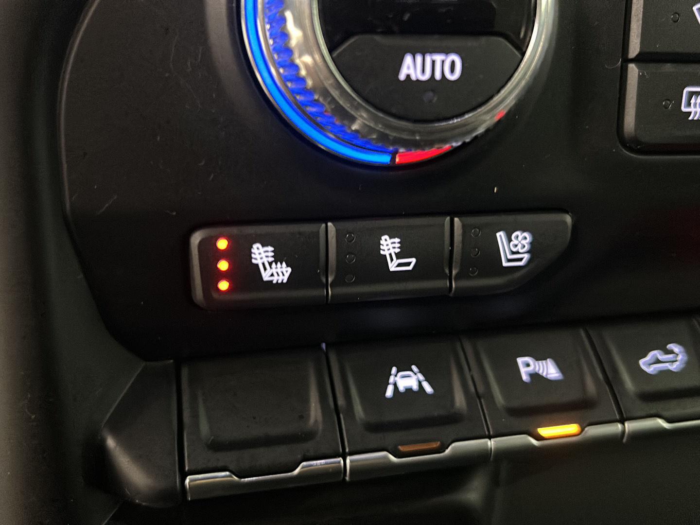 Used 2022 Onyx Black GMC Denali image 29