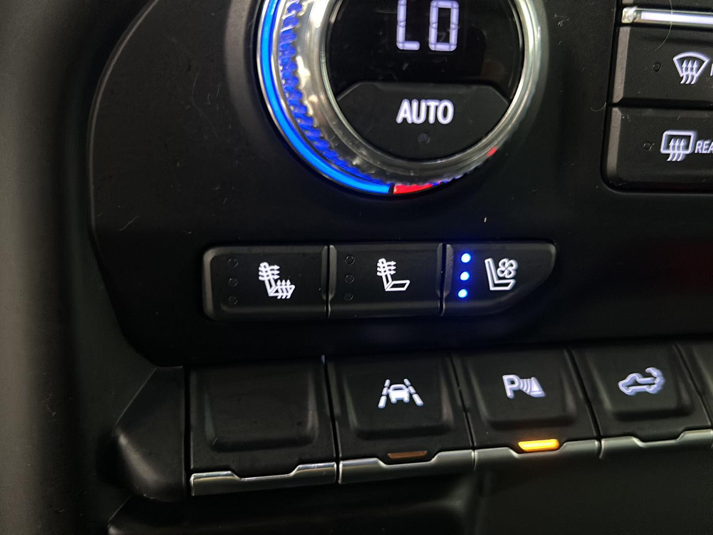 Used 2022 Onyx Black GMC Denali image 30