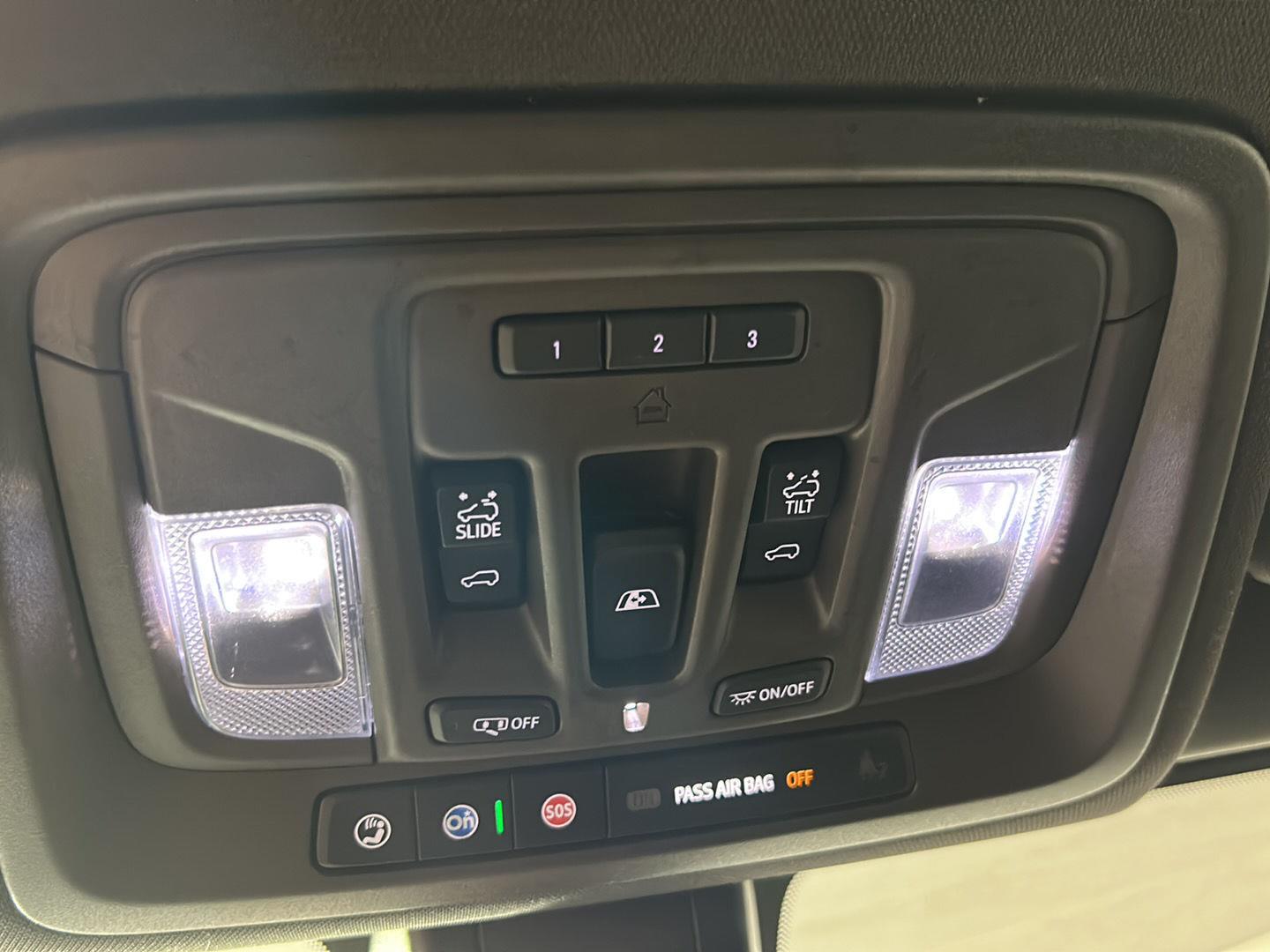 Used 2022 Onyx Black GMC Denali image 35