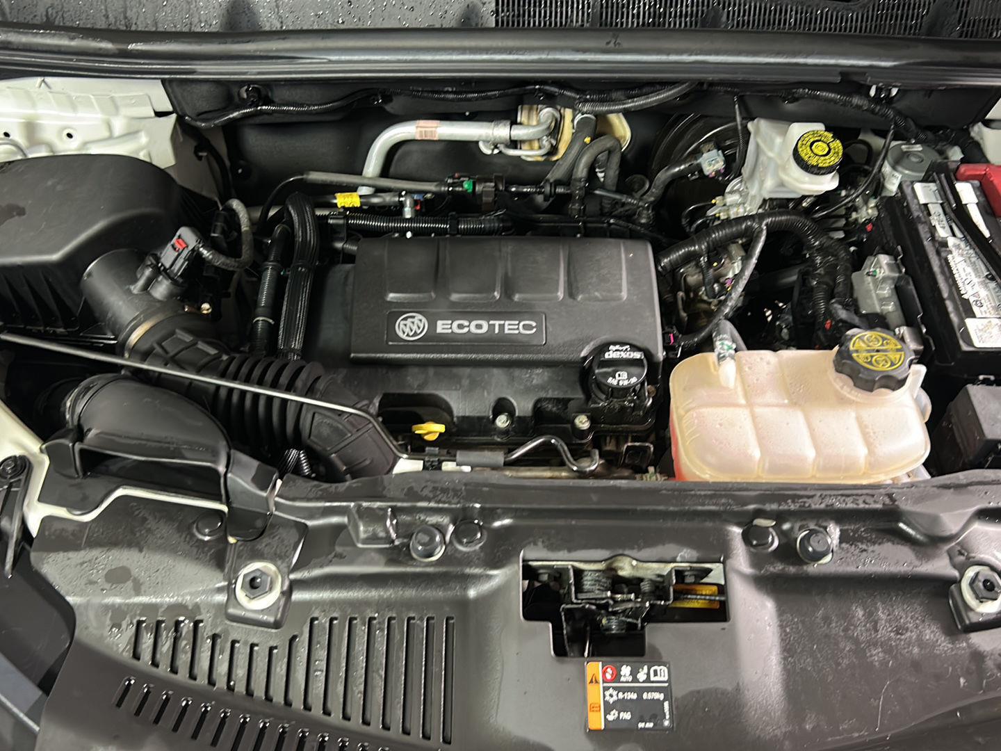 Used 2018 White Frost Tricoat Buick Essence image 12