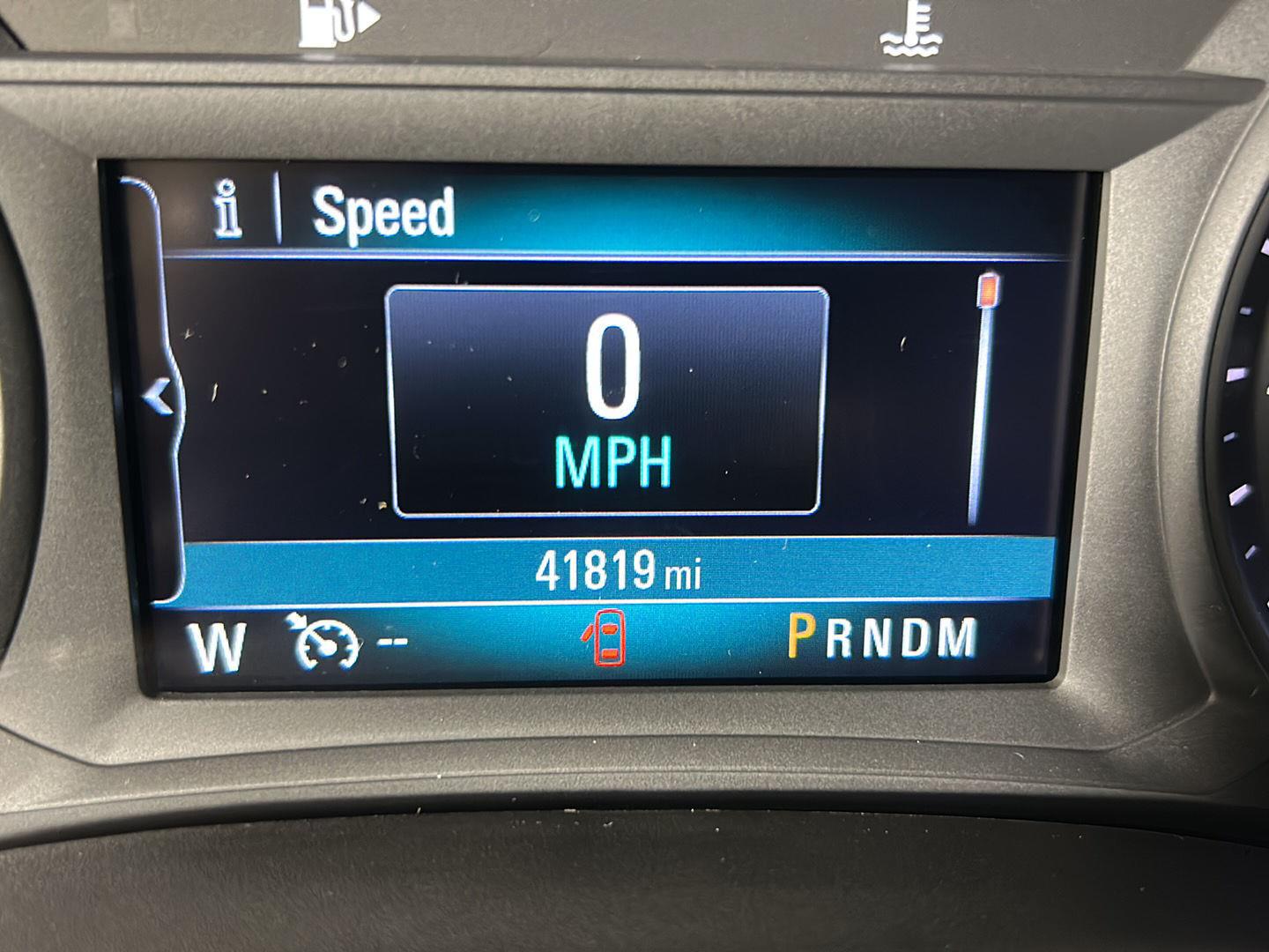 Used 2018 White Frost Tricoat Buick Essence image 18