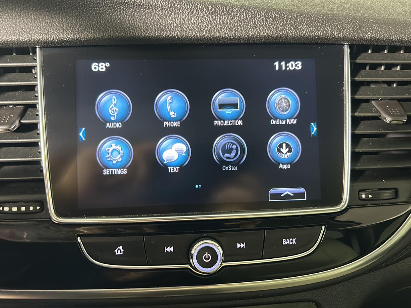 Used 2018 White Frost Tricoat Buick Essence image 19