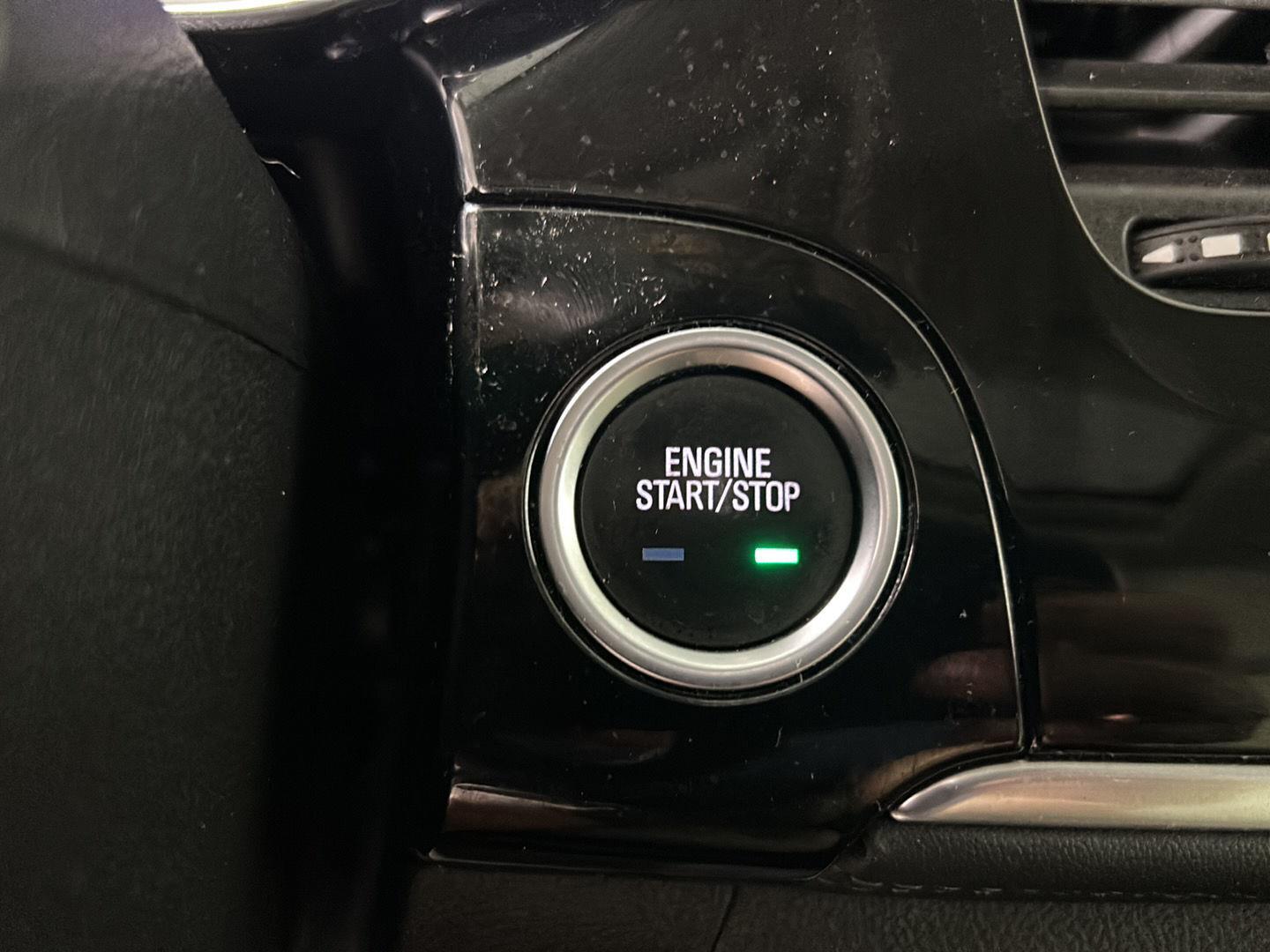 Used 2018 White Frost Tricoat Buick Essence image 23