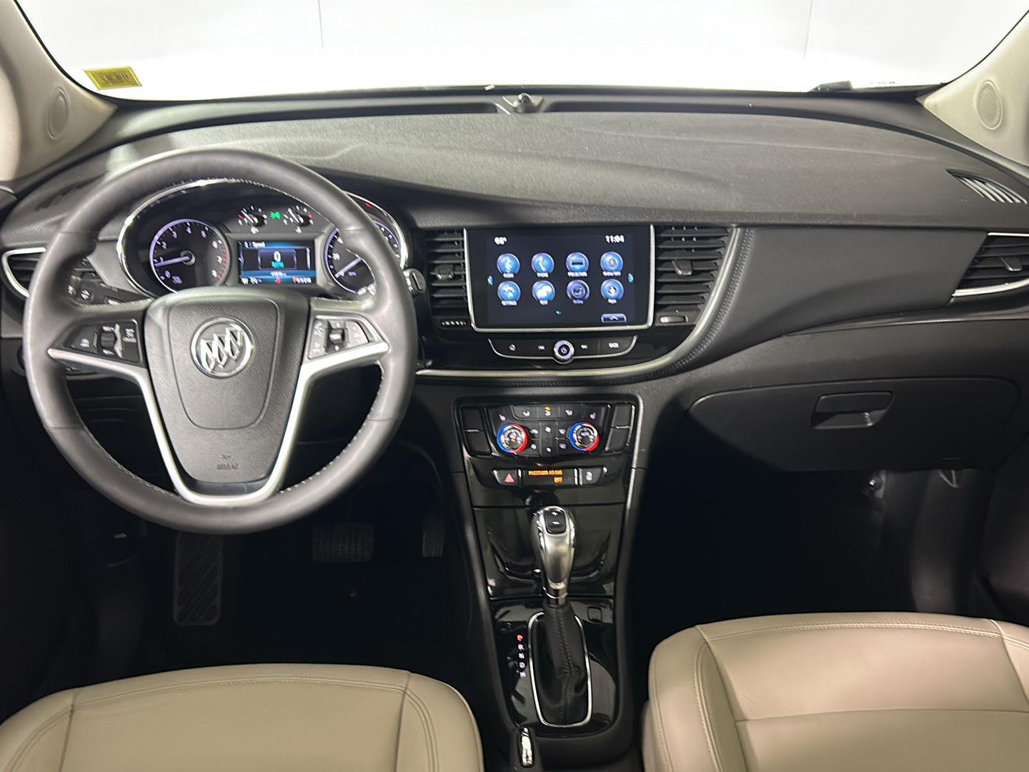 Used 2018 White Frost Tricoat Buick Essence image 27