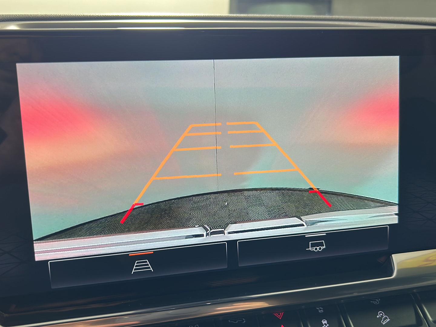 Used 2025 Summit White GMC Elevation image 3