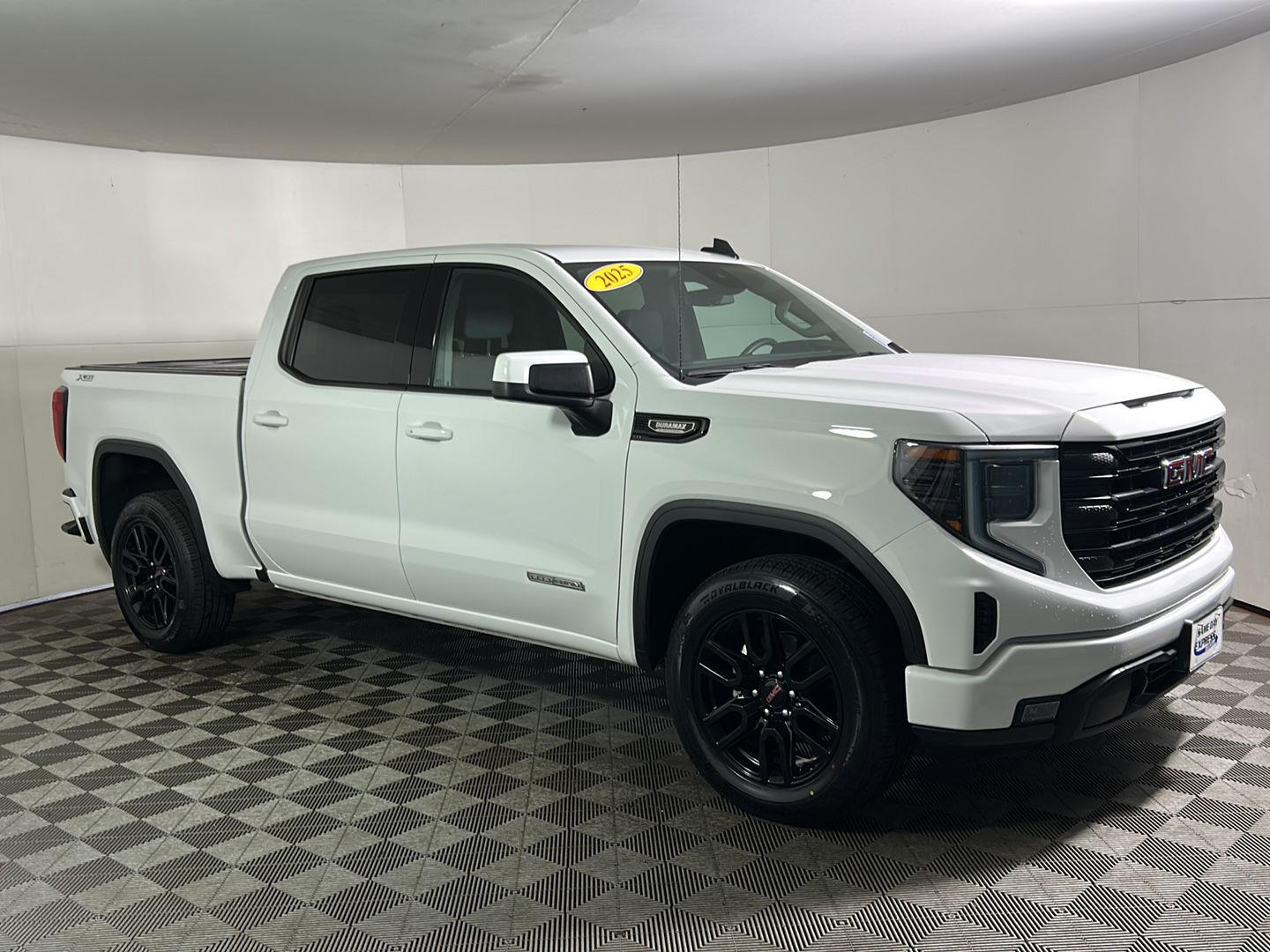 Used 2025 Summit White GMC Elevation image 5