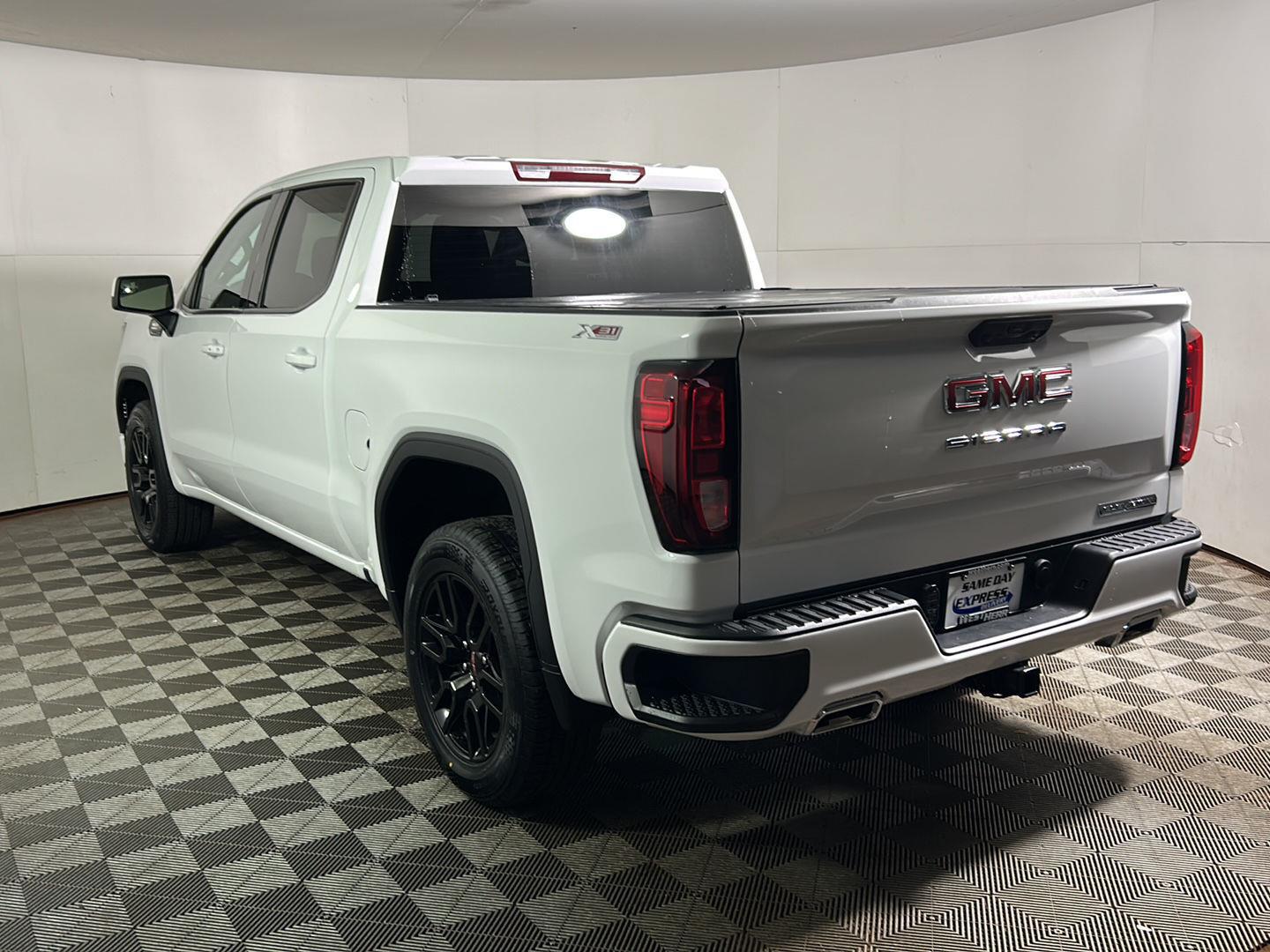 Used 2025 Summit White GMC Elevation image 9