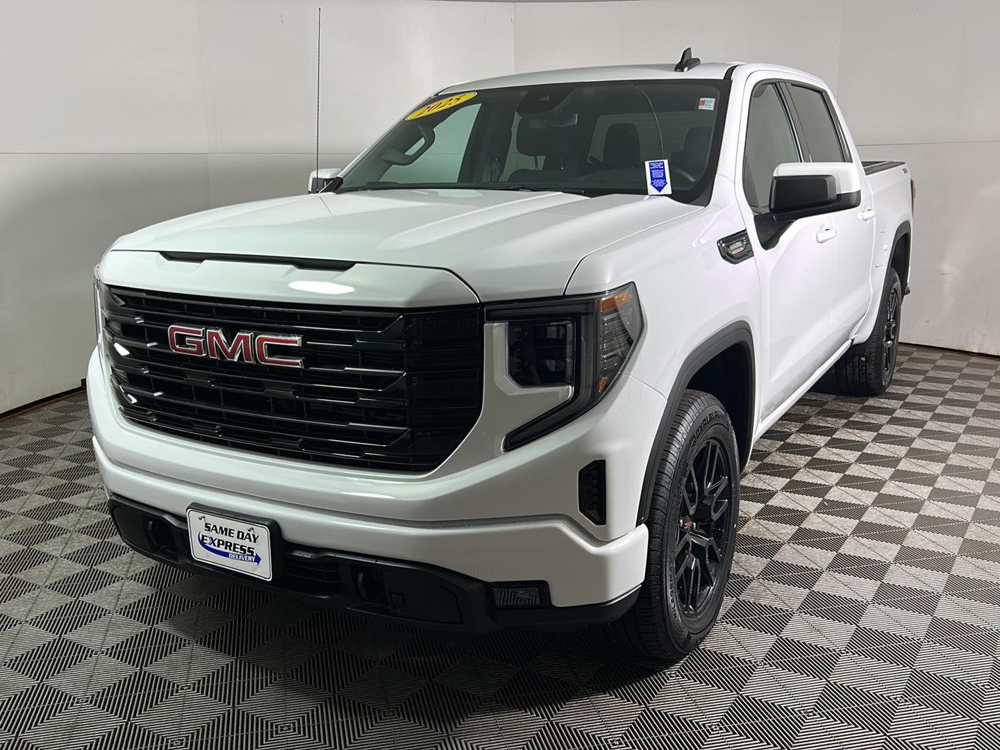 Used 2025 Summit White GMC Elevation image 10