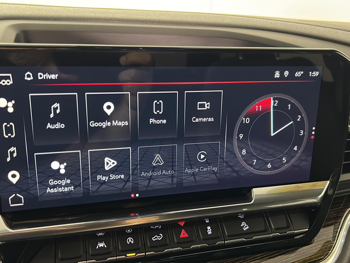 Used 2025 Summit White GMC Elevation image 18