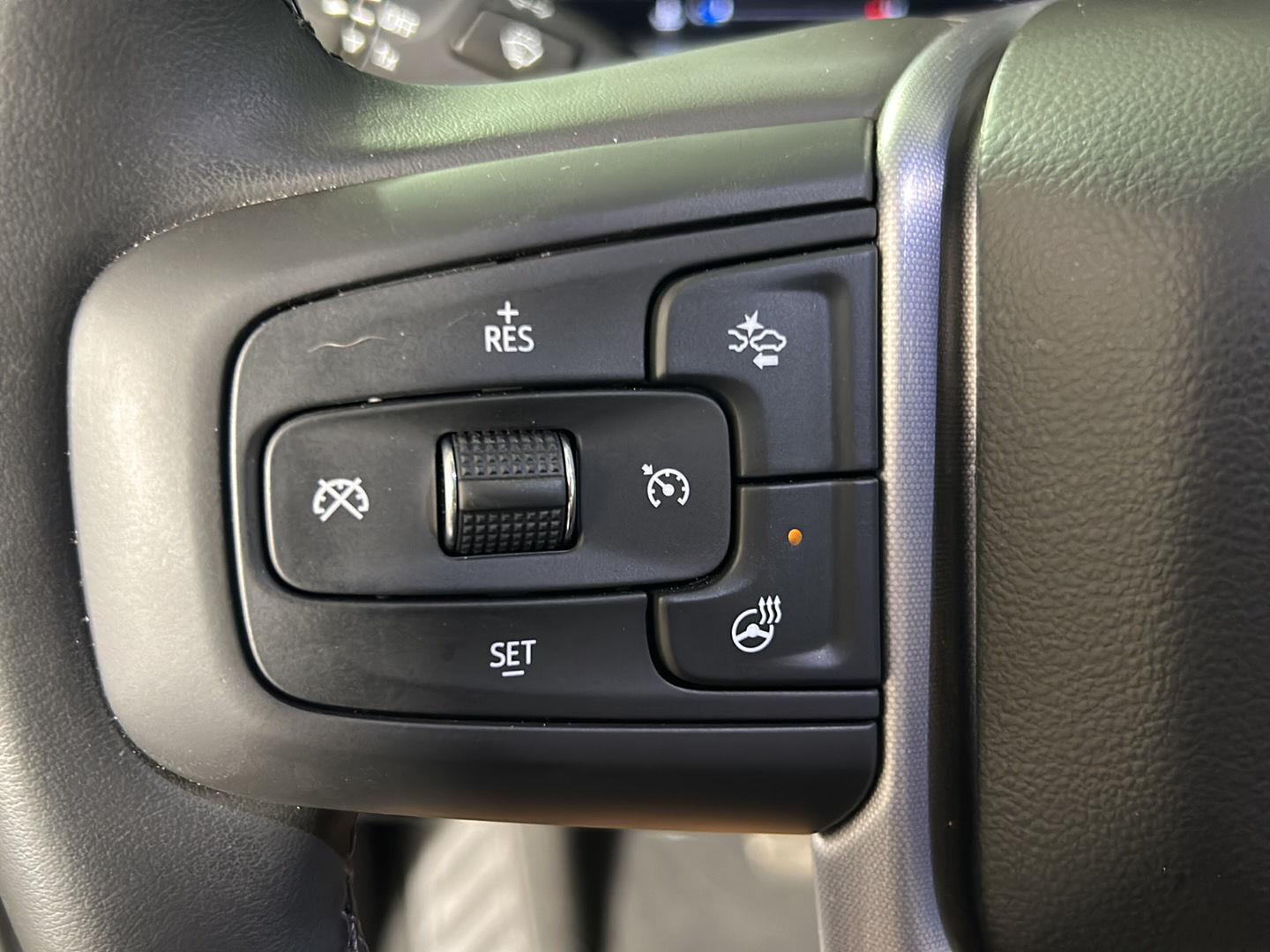 Used 2025 Summit White GMC Elevation image 21