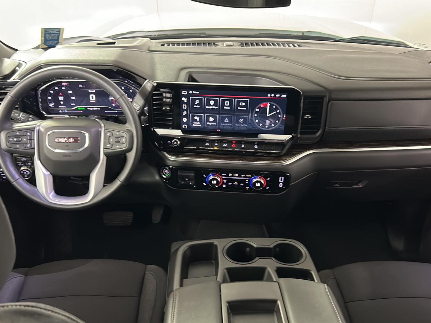Used 2025 Summit White GMC Elevation image 27