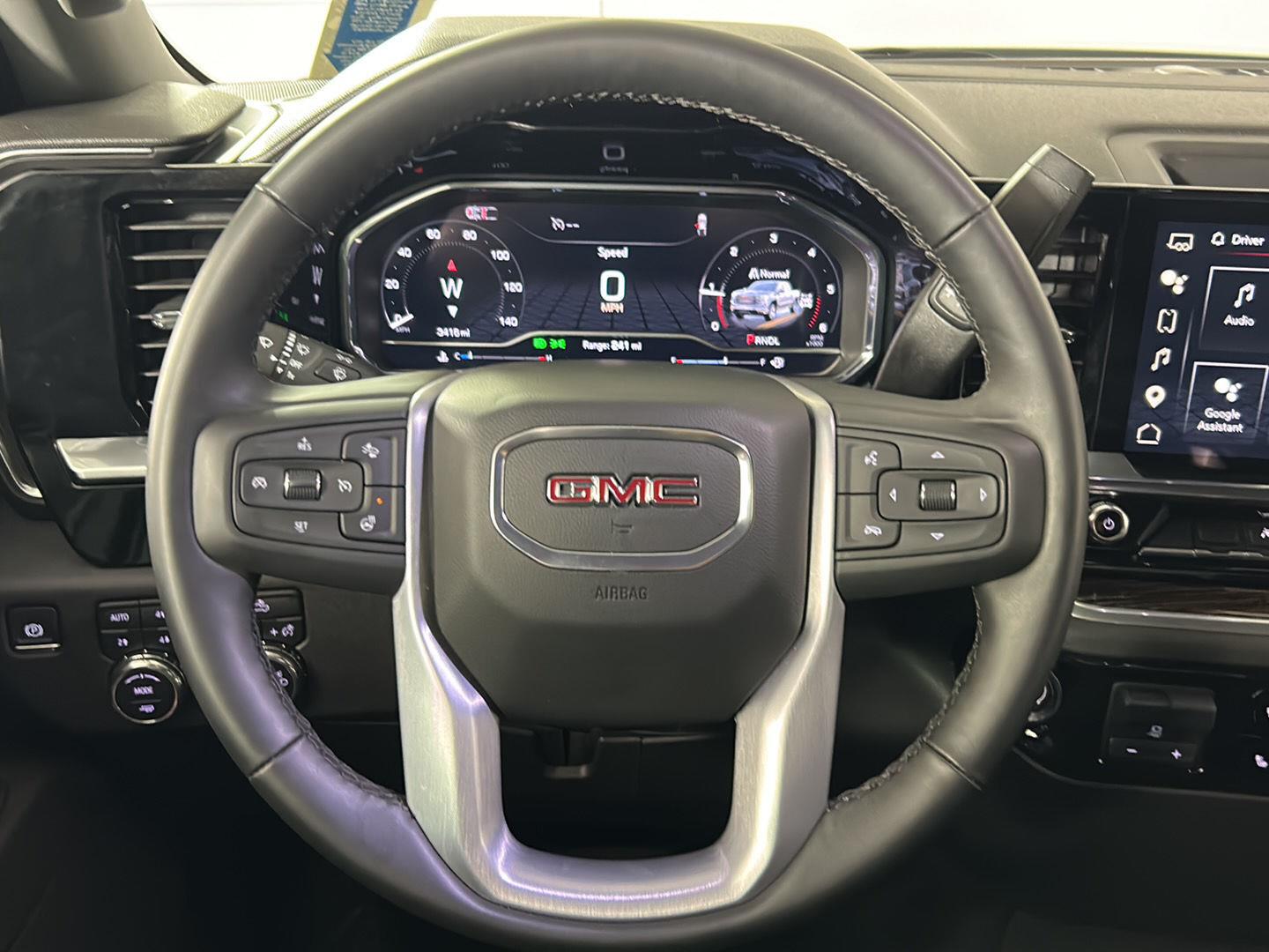 Used 2025 Summit White GMC Elevation image 28