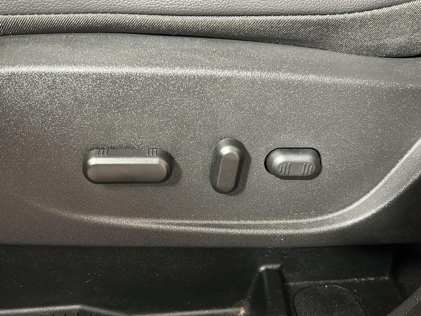Used 2018 Shadow Black Ford Titanium image 20
