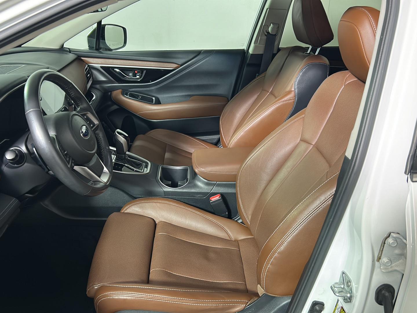 Used 2022 Crystal White Pearl Subaru Touring image 15