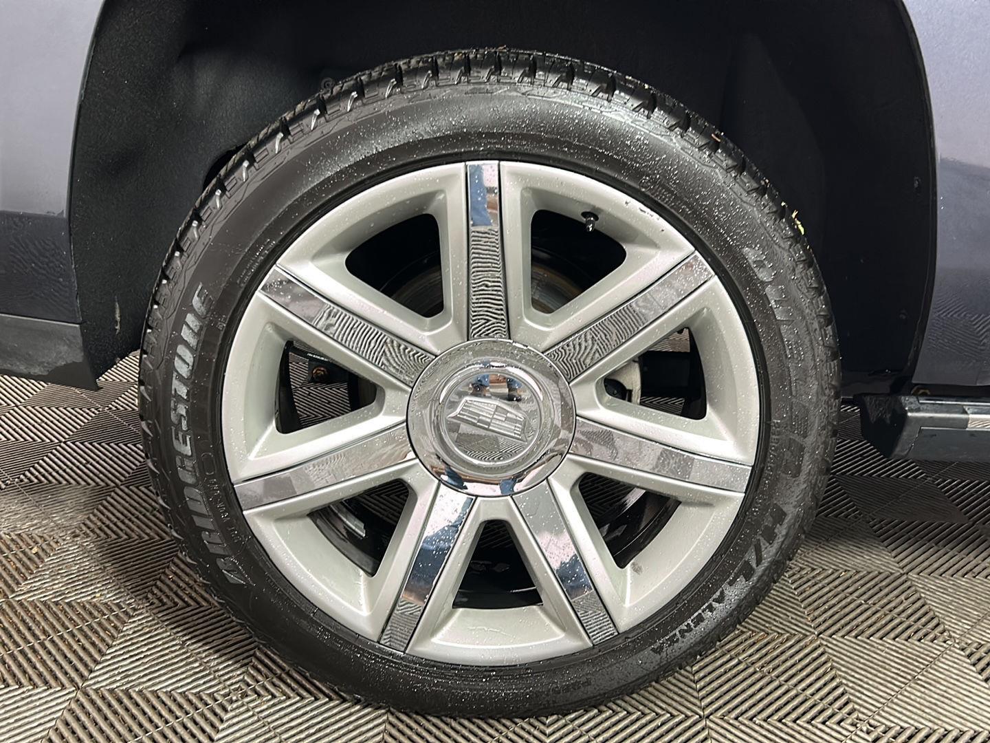Used 2020 Shadow Metallic Cadillac Premium Luxury image 2