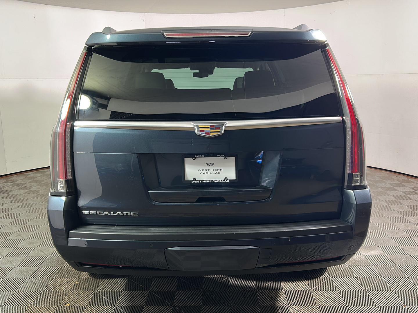 Used 2020 Shadow Metallic Cadillac Premium Luxury image 8