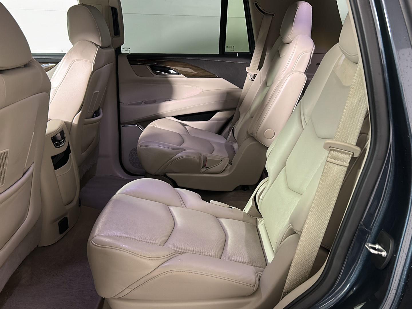Used 2020 Shadow Metallic Cadillac Premium Luxury image 19