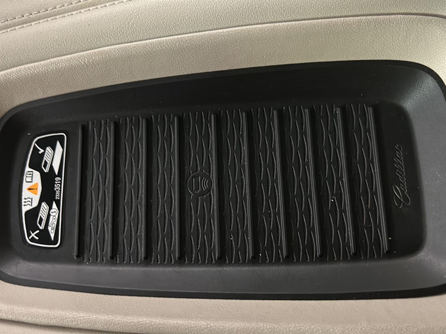 Used 2020 Shadow Metallic Cadillac Premium Luxury image 40