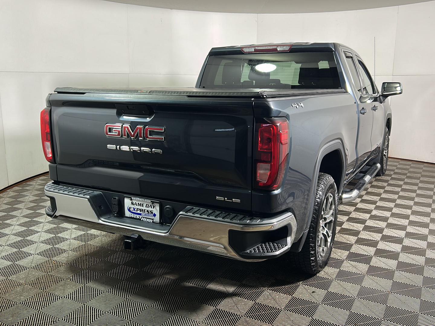 Used 2019 Dark Sky Metallic GMC SLE image 6