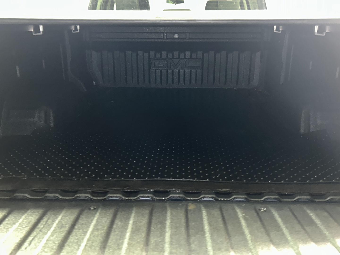 Used 2019 Dark Sky Metallic GMC SLE image 8