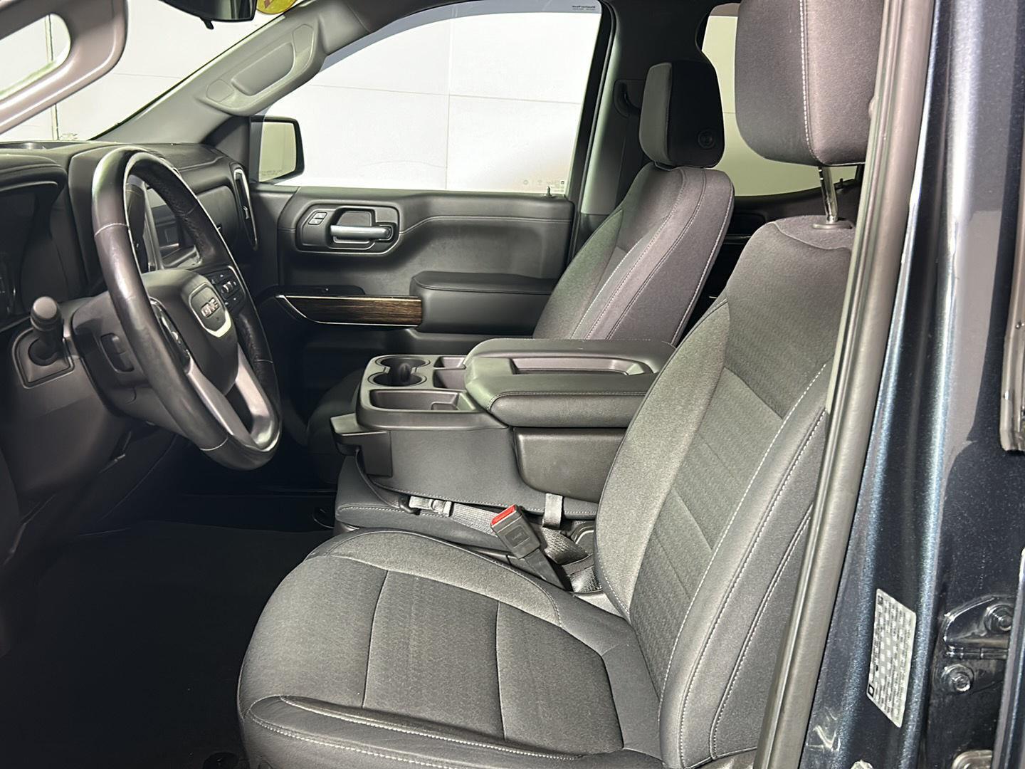 Used 2019 Dark Sky Metallic GMC SLE image 13
