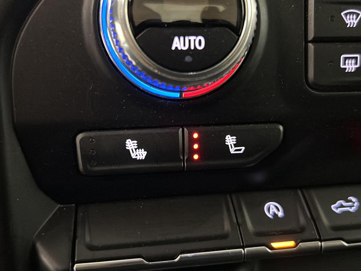 Used 2019 Dark Sky Metallic GMC SLE image 25