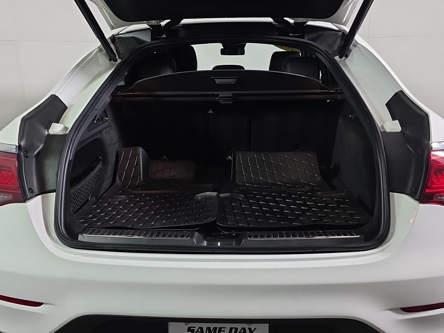 Used 2022 Polar White Mercedes-Benz GLC 300 image 3