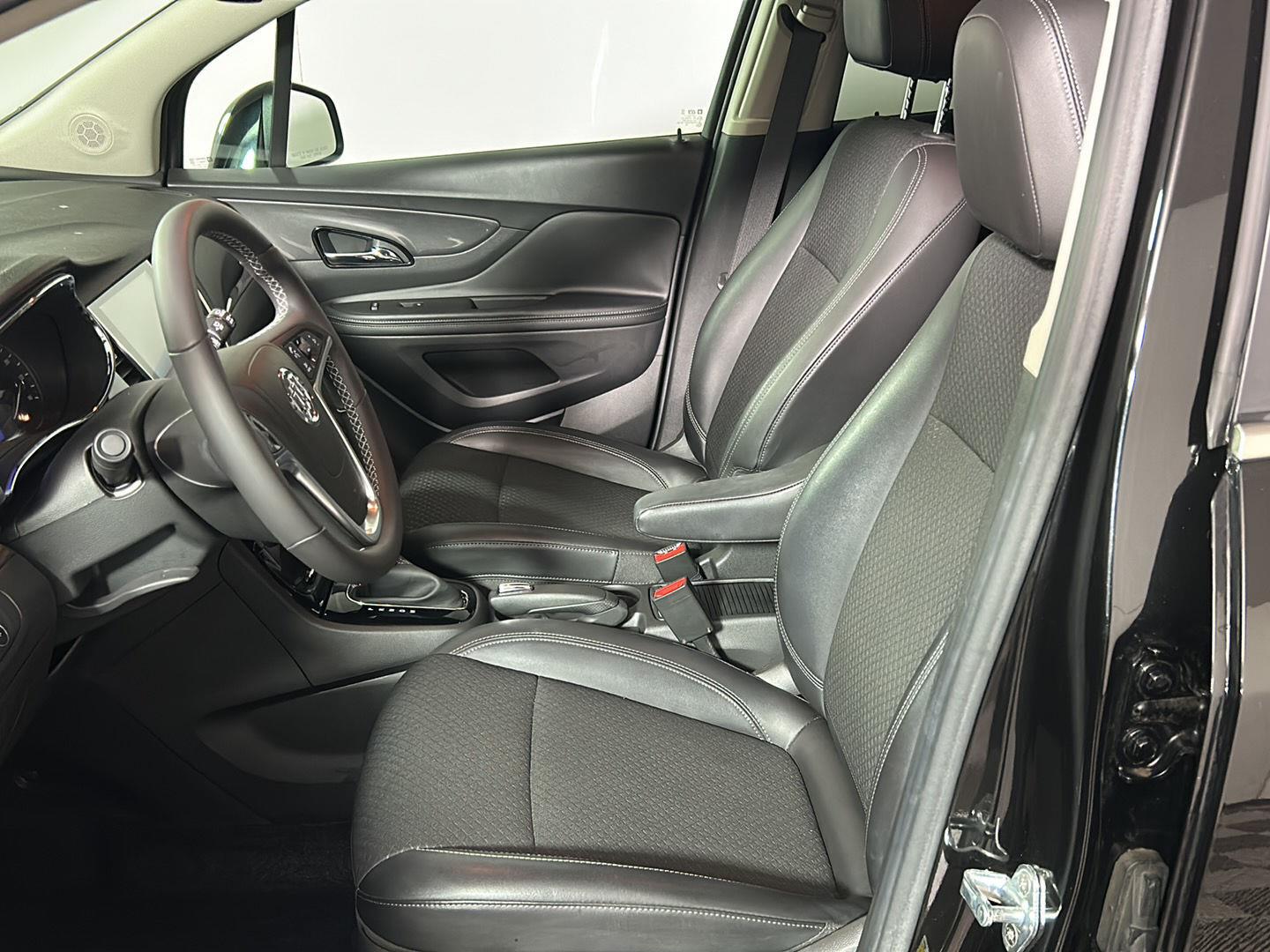 Used 2019 Ebony Twilight Metallic Buick Preferred image 13