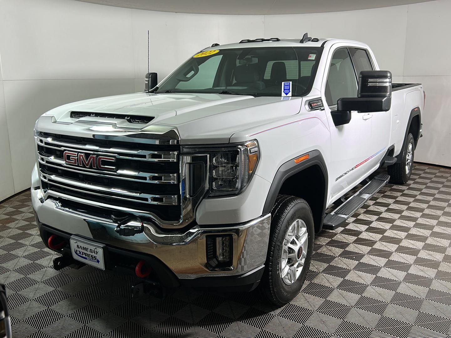 Used 2022 Summit White GMC SLE image 9