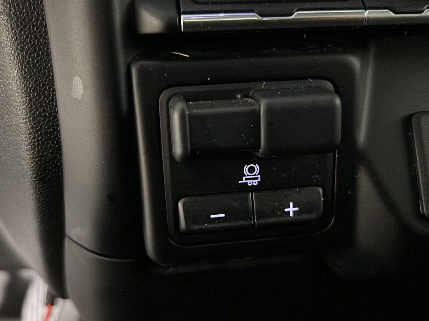 Used 2022 Summit White GMC SLE image 26