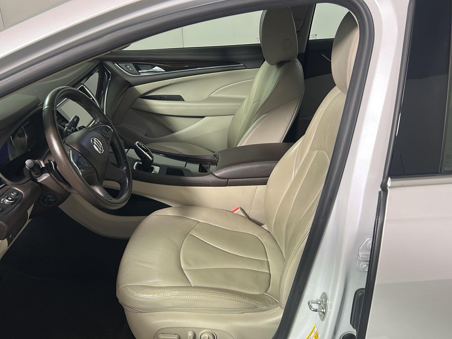 Used 2017 White Frost Tricoat Buick Essence image 12
