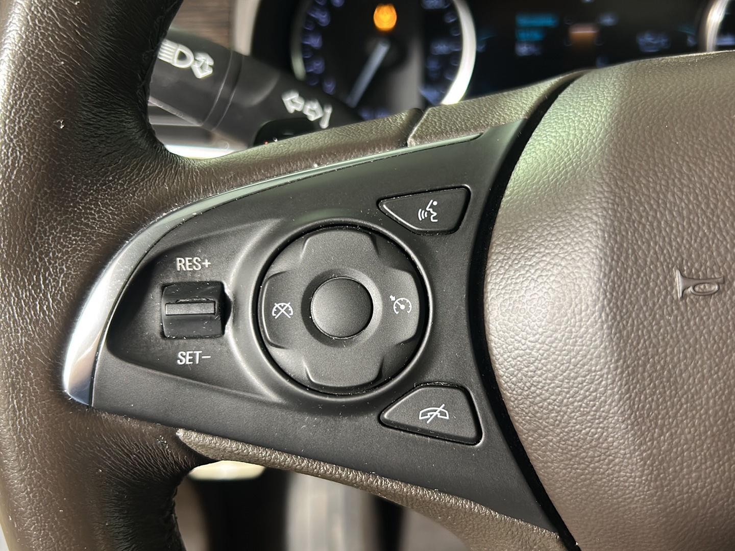 Used 2017 White Frost Tricoat Buick Essence image 21