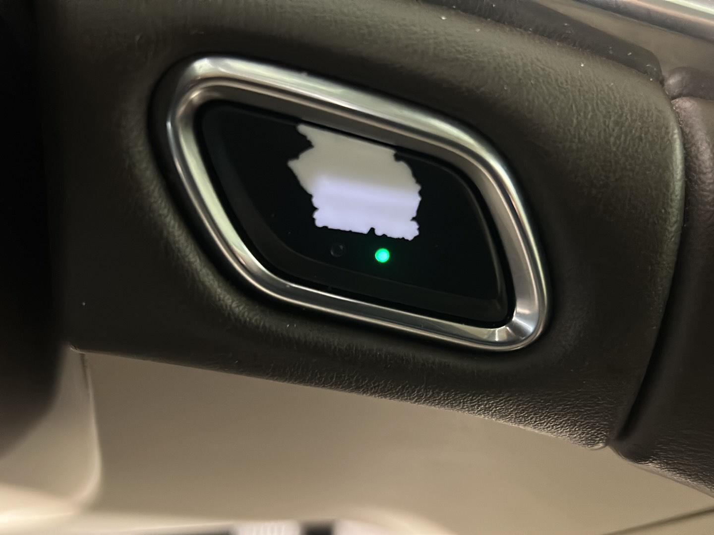 Used 2017 White Frost Tricoat Buick Essence image 23