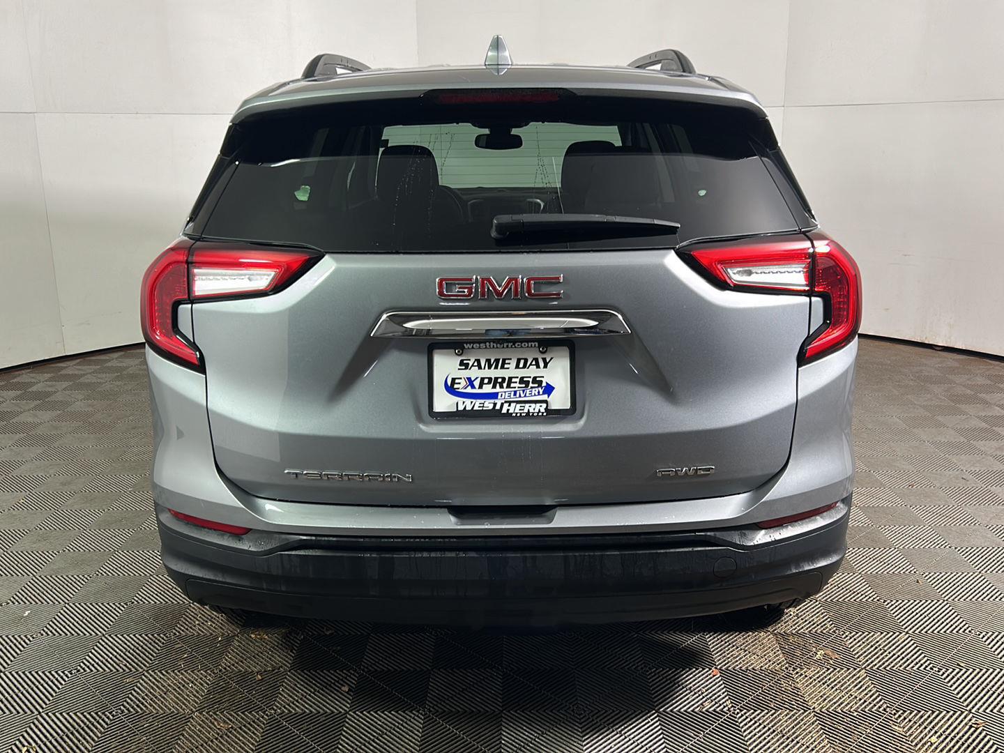 Used 2024 Sterling Metallic GMC SLE image 7