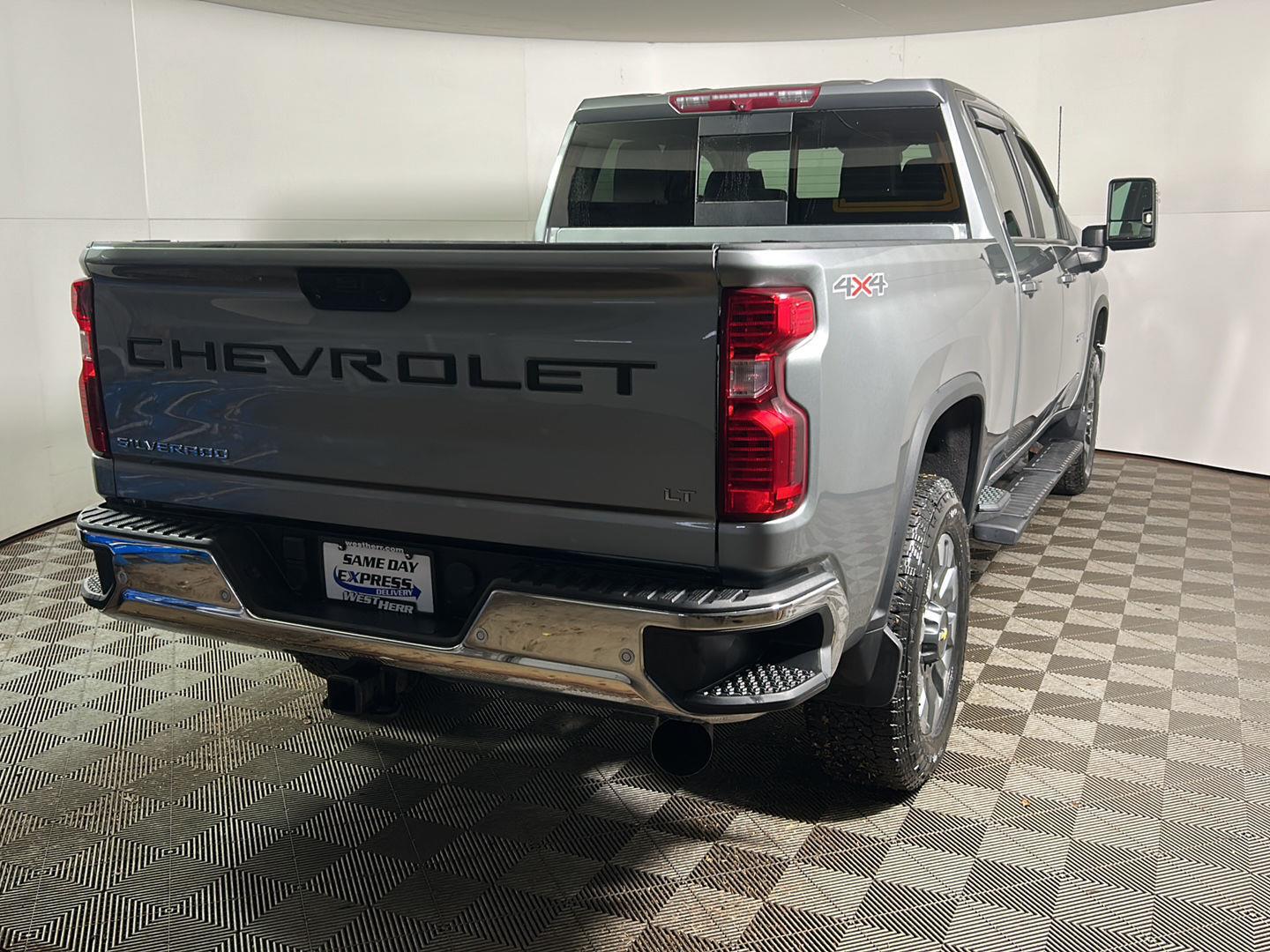 Used 2024 Sterling Gray Metallic Chevrolet LT image 5