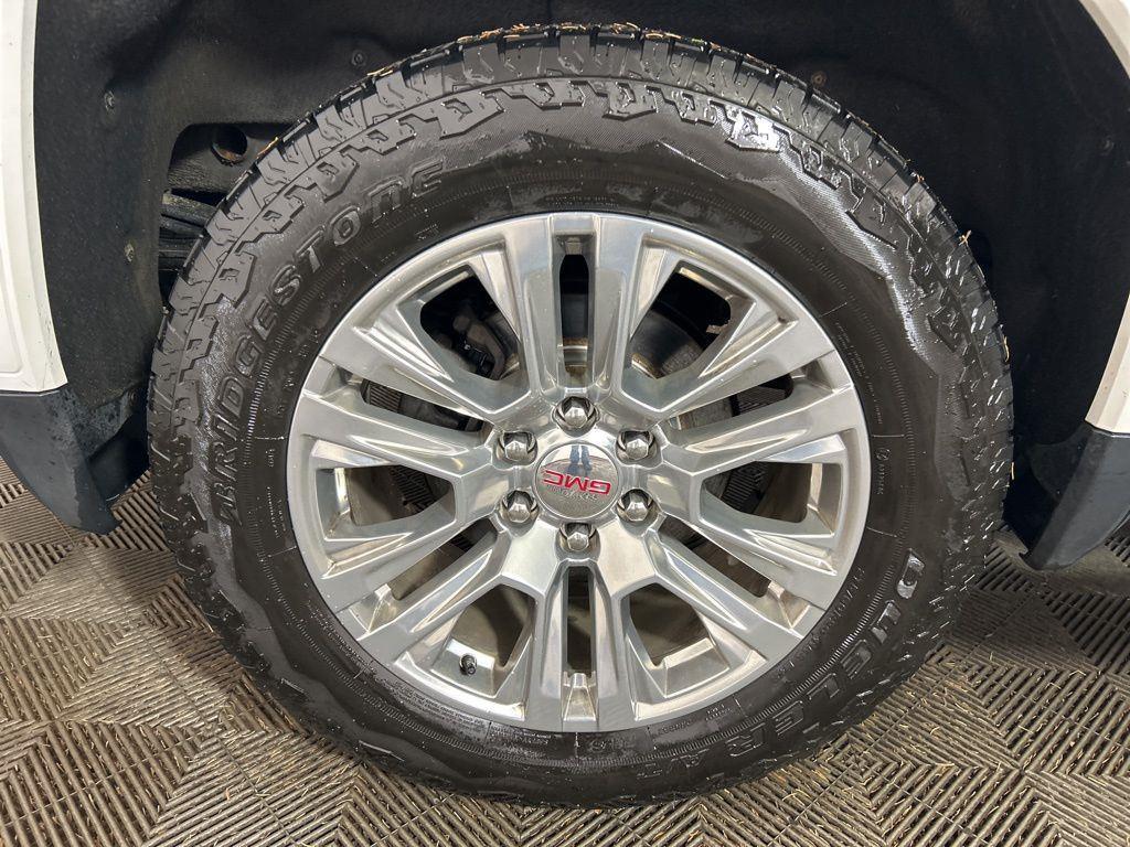 Used 2021 White Frost GMC Denali image 3