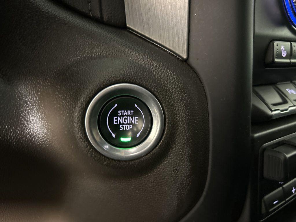 Used 2021 White Frost GMC Denali image 29