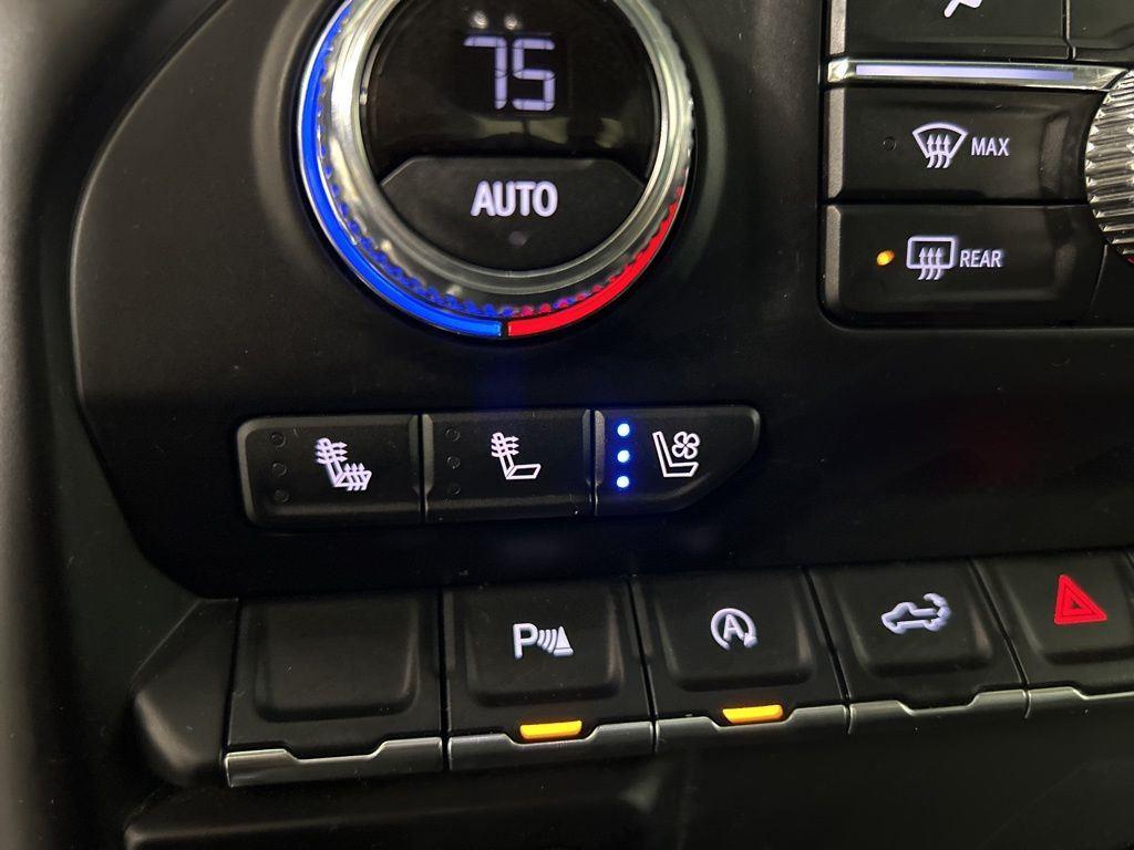 Used 2021 White Frost GMC Denali image 31
