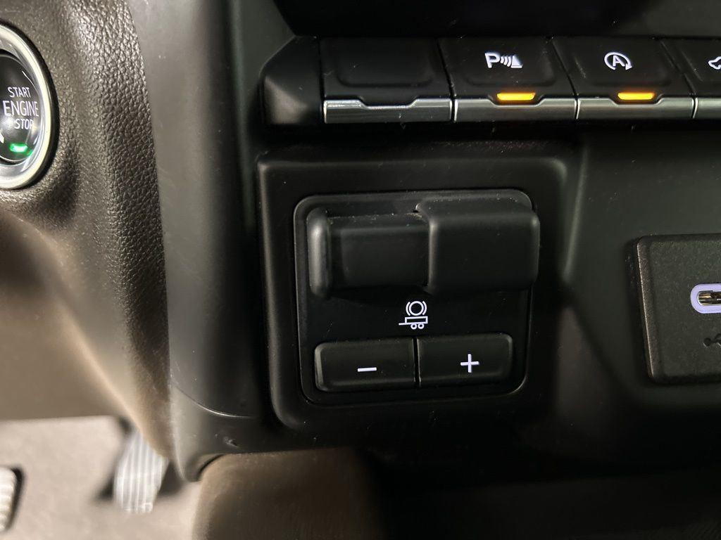 Used 2021 White Frost GMC Denali image 34
