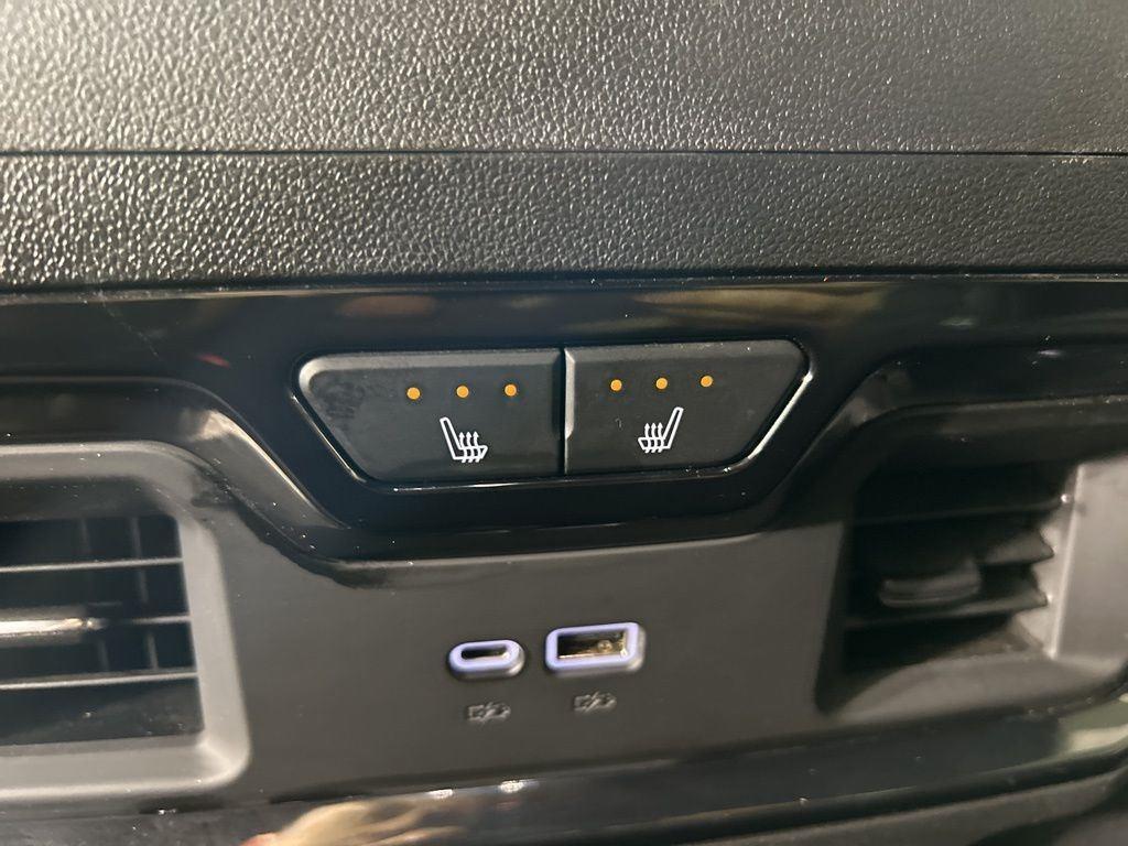 Used 2025 Summit White GMC AT4 image 43
