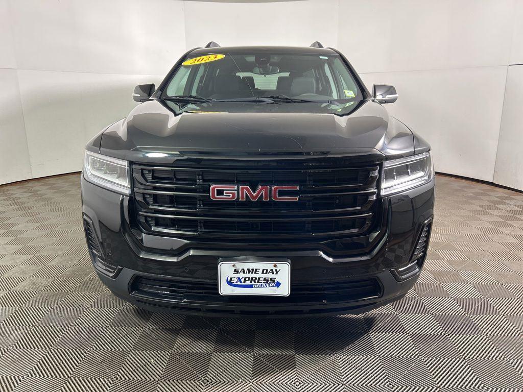 Used 2023 Ebony Twilight Metallic GMC SLE image 13