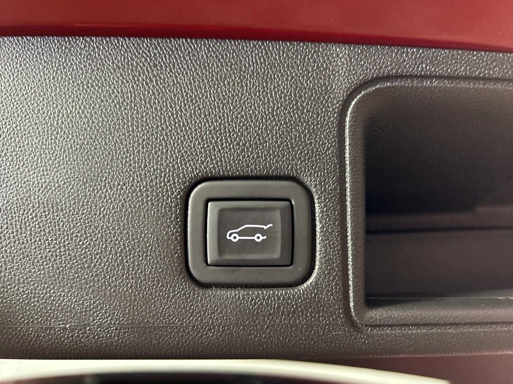 Used 2023 Volcanic Red GMC SLT image 9