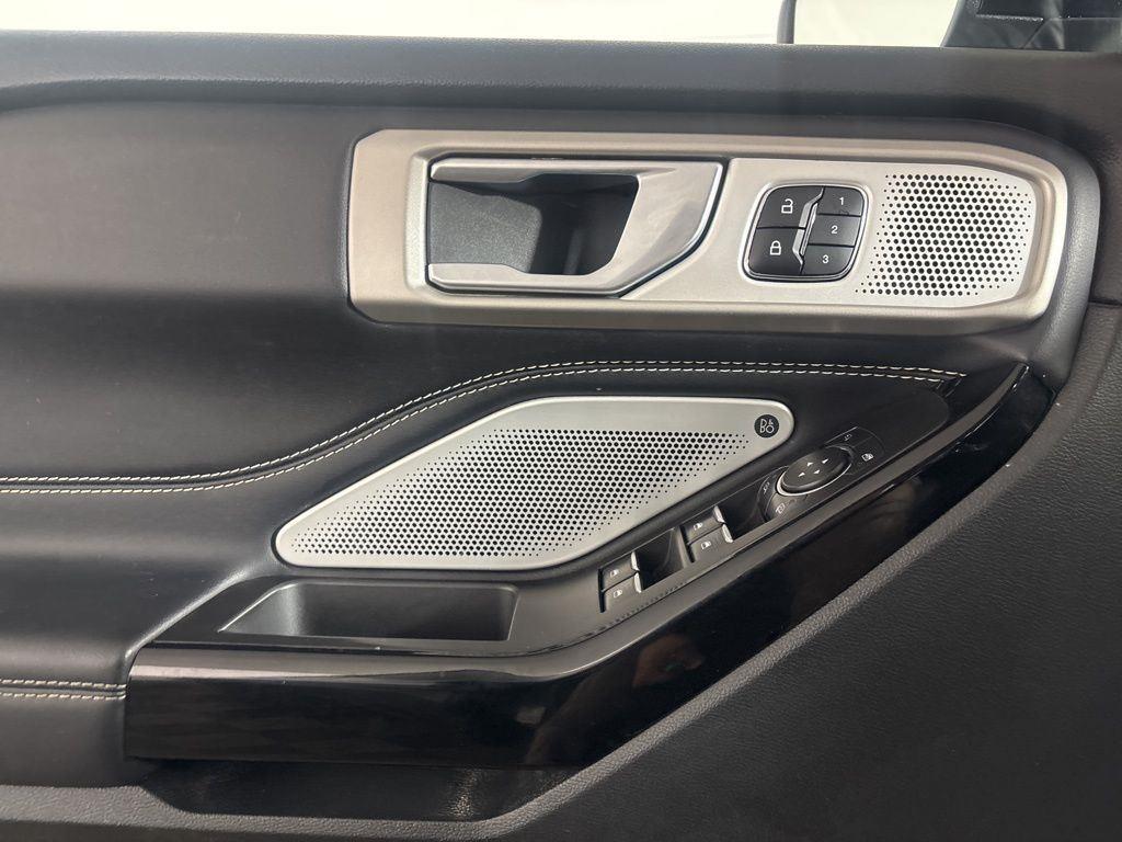 Used 2023 Gray Metallic Ford ST image 3