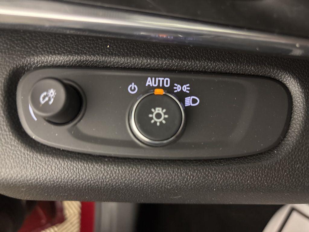 Used 2024 Cinnabar Metallic Buick Preferred image 4