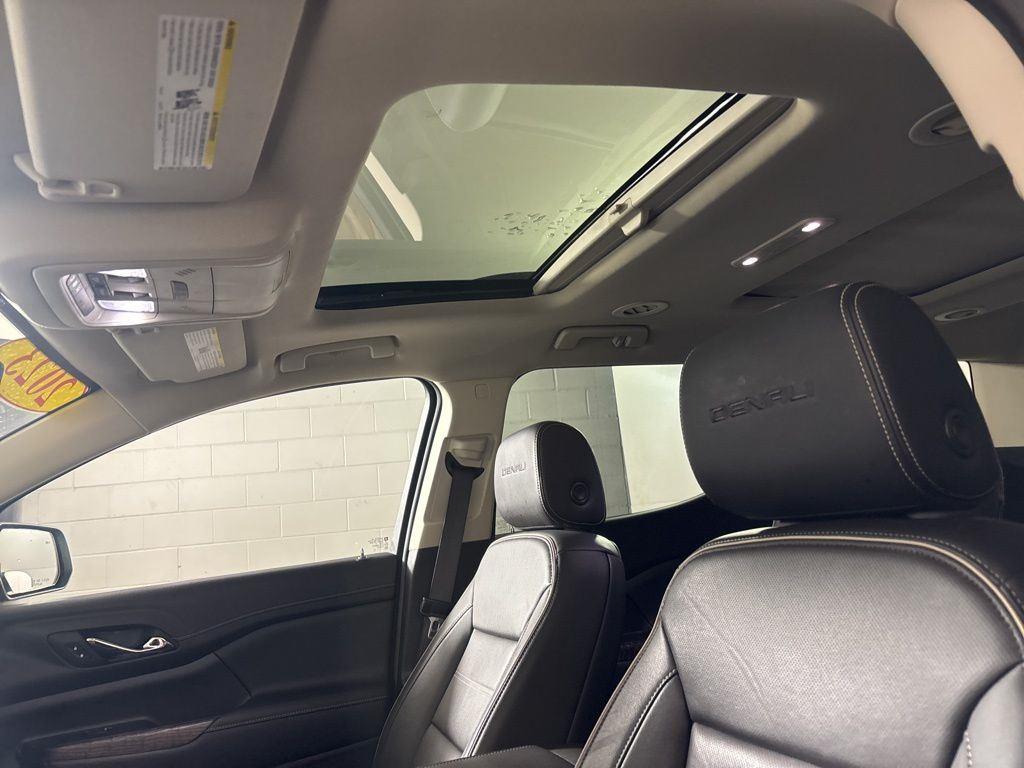 Used 2023 Hunter Green GMC Denali image 17