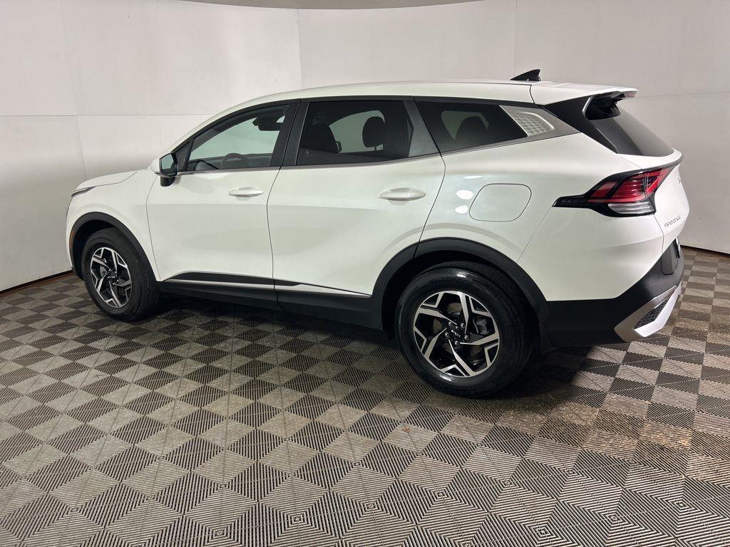 Used 2023 Snow White Pearl Kia LX image 10