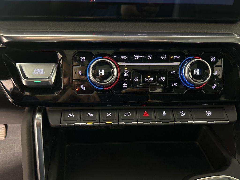 Used 2023 White Frost GMC Denali image 25