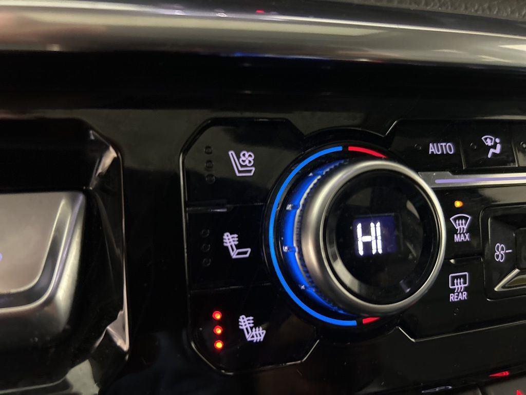 Used 2023 White Frost GMC Denali image 35