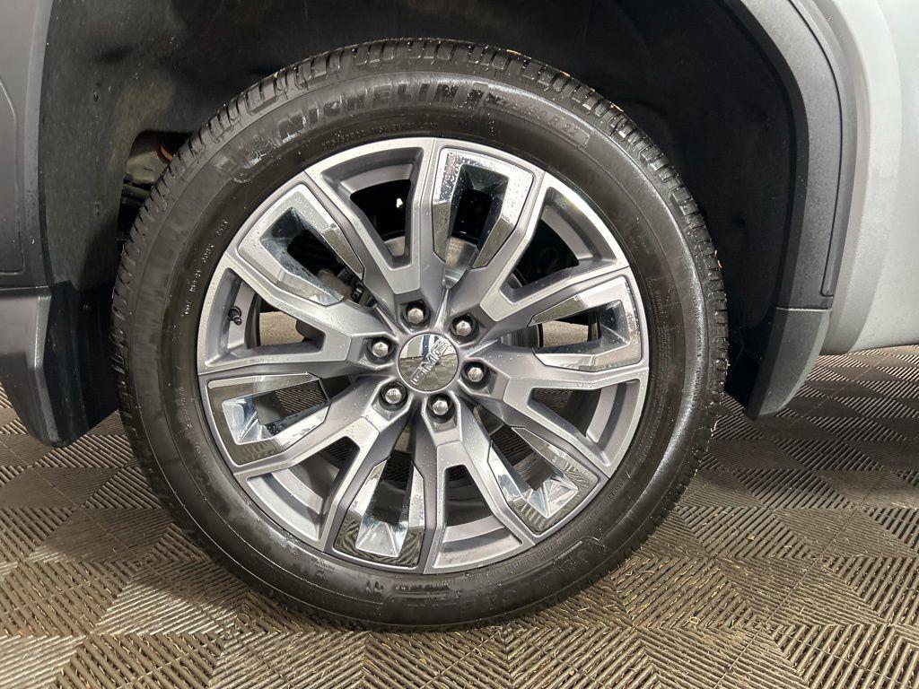 Used 2024 Sterling Metallic GMC Denali image 3